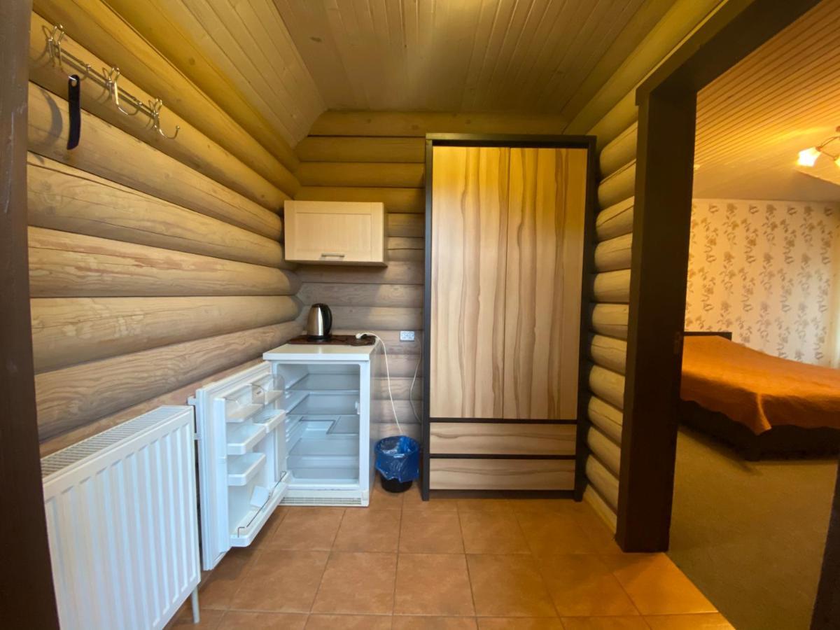 Mini Hotel Zakrut Татарив Екстериор снимка