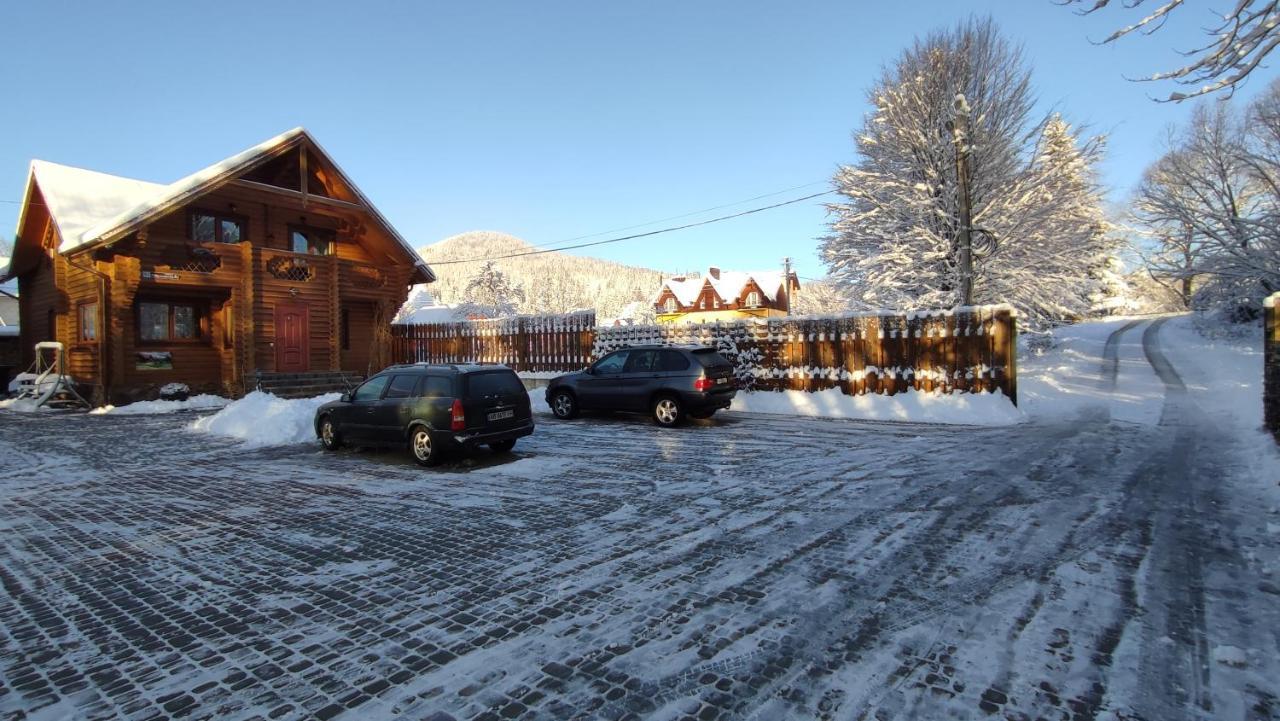 Mini Hotel Zakrut Татарив Екстериор снимка