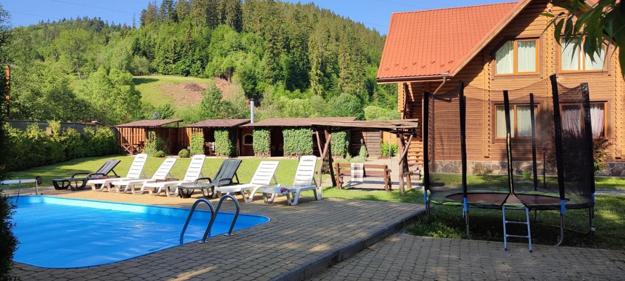 Mini Hotel Zakrut Татарив Екстериор снимка