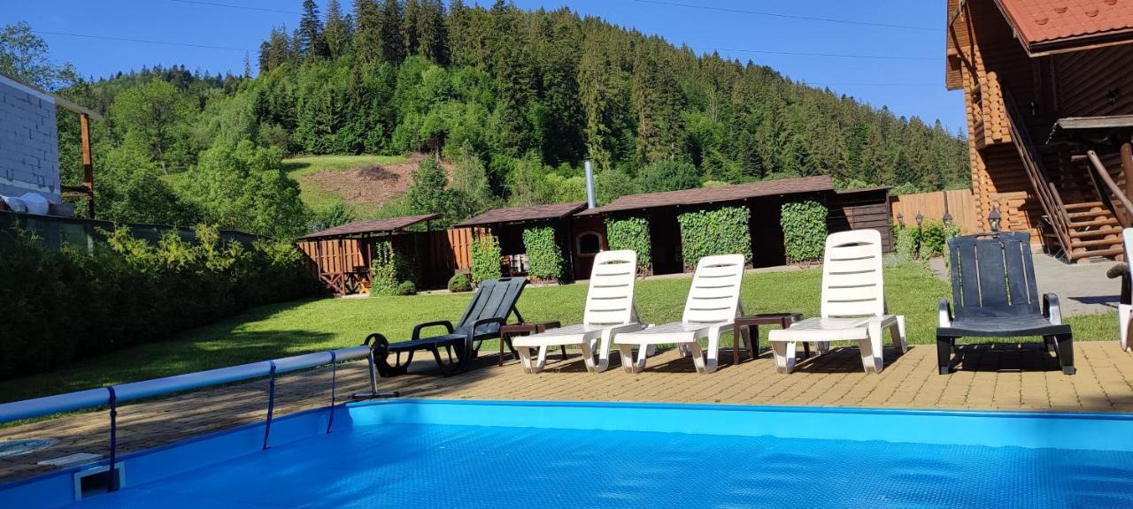 Mini Hotel Zakrut Татарив Екстериор снимка