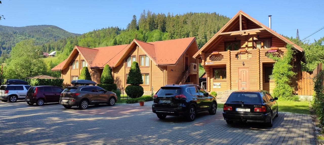 Mini Hotel Zakrut Татарив Екстериор снимка