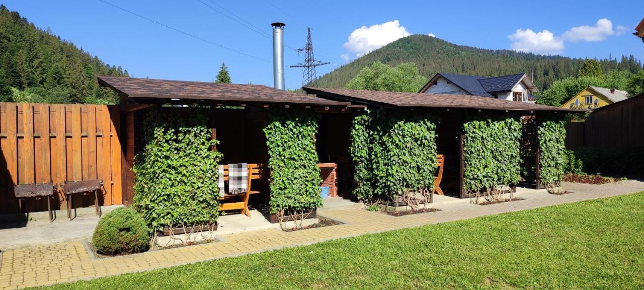 Mini Hotel Zakrut Татарив Екстериор снимка