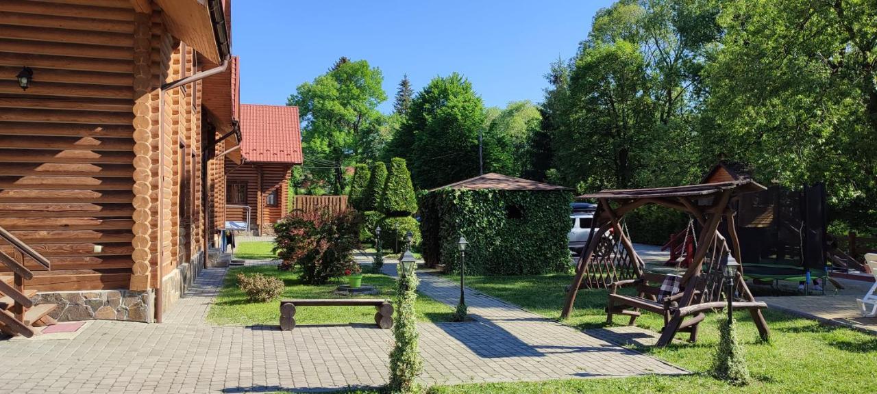 Mini Hotel Zakrut Татарив Екстериор снимка